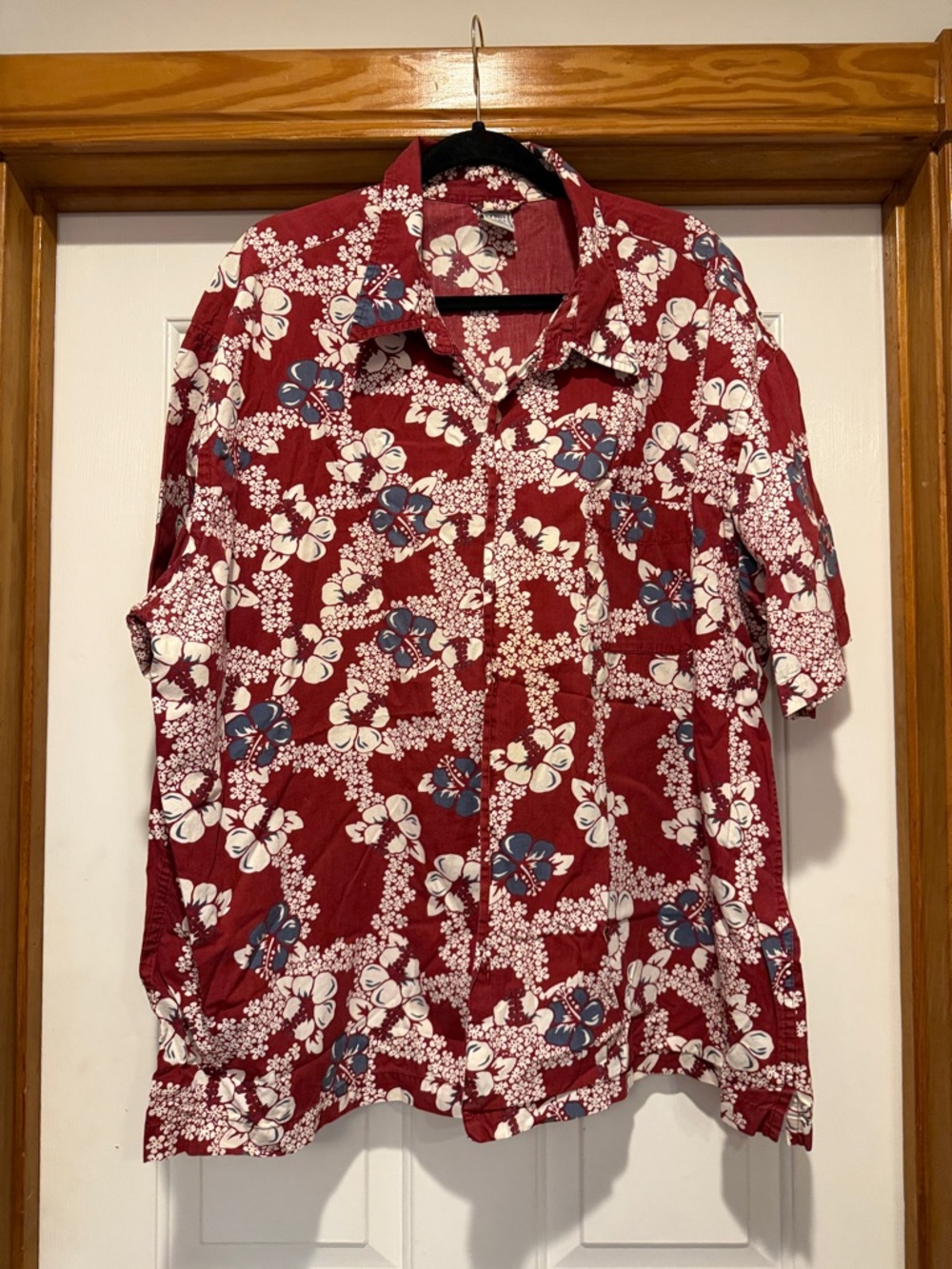 Old Navy Red Floral Casual Button-Down Shirt
